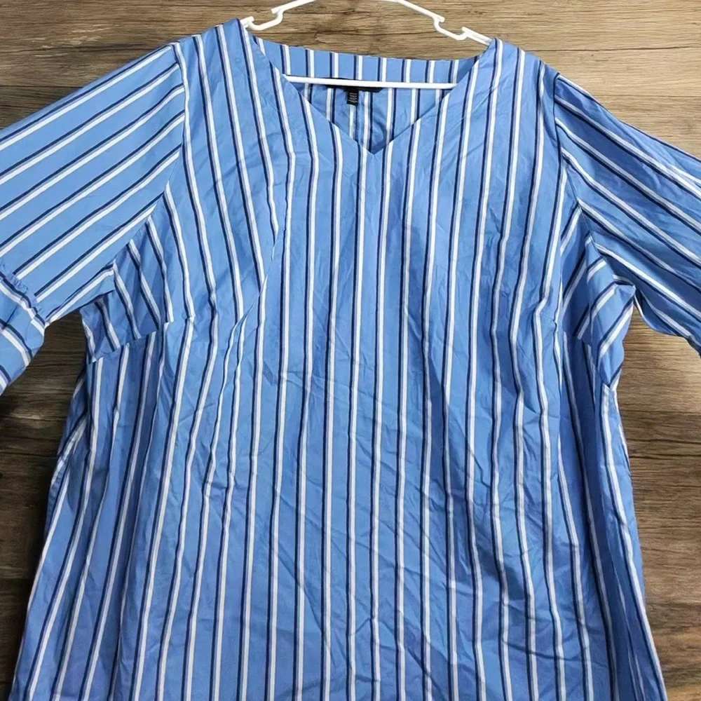 White House Black Market Blue Striped Blouse - Picture 9 of 10